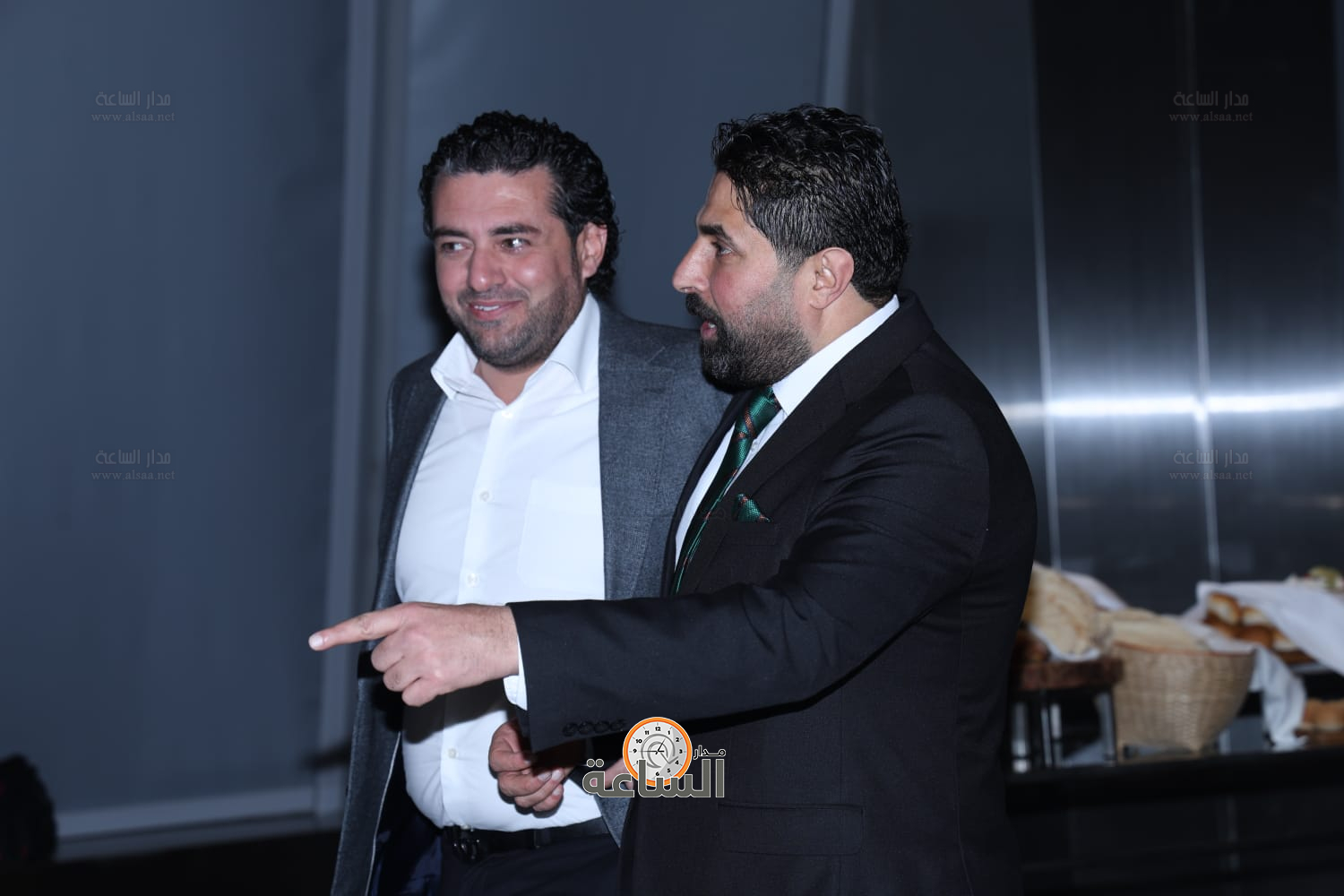 راشد فريحات يولم لوزراء وأعيان ونواب.. والعين أبو غاصب: راتب الوزير يعادل 50 دينارا (صور وفيديو) (video)