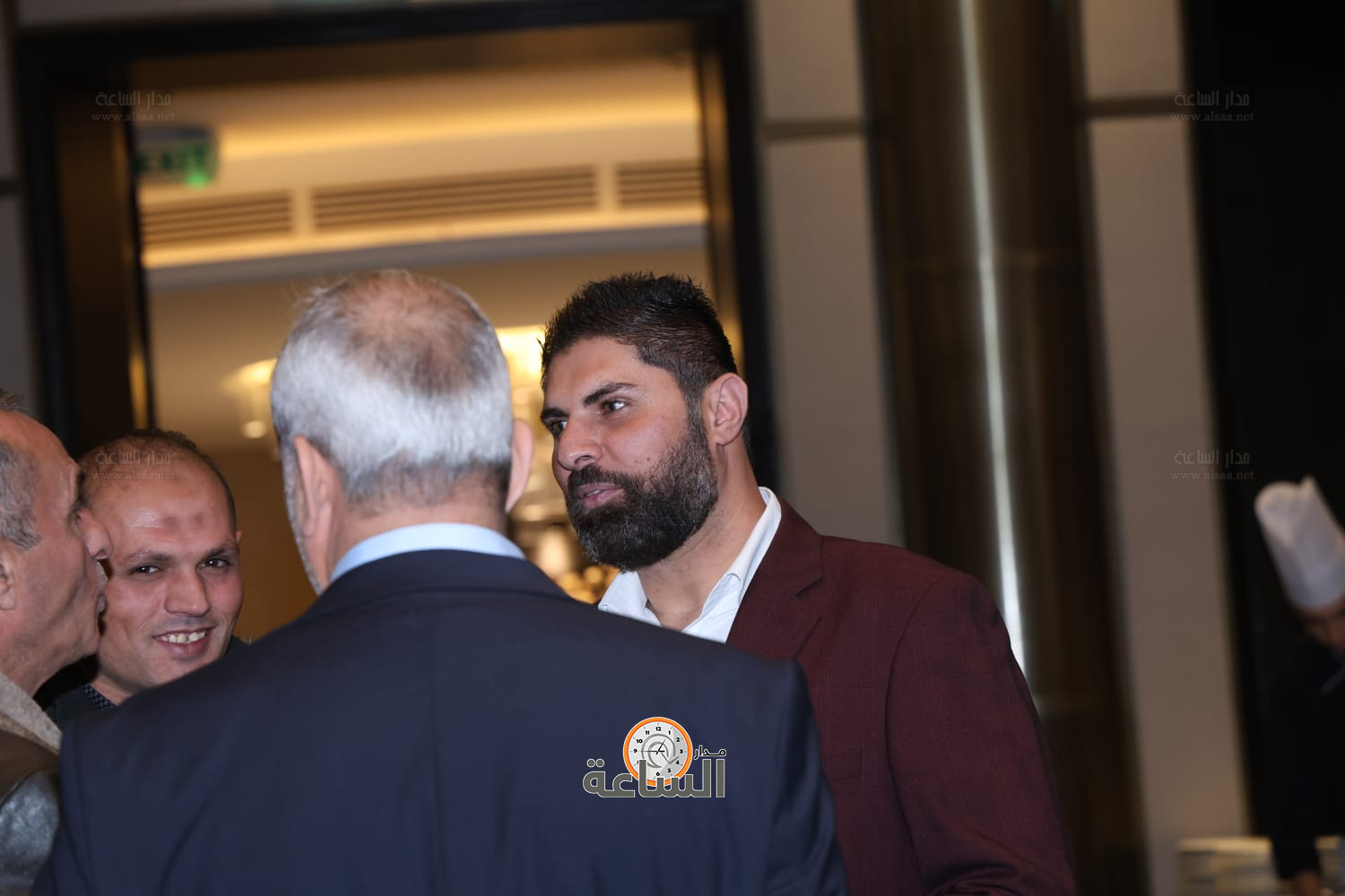 راشد فريحات يولم لوزراء وأعيان ونواب.. والعين أبو غاصب: راتب الوزير يعادل 50 دينارا (صور وفيديو) (video)