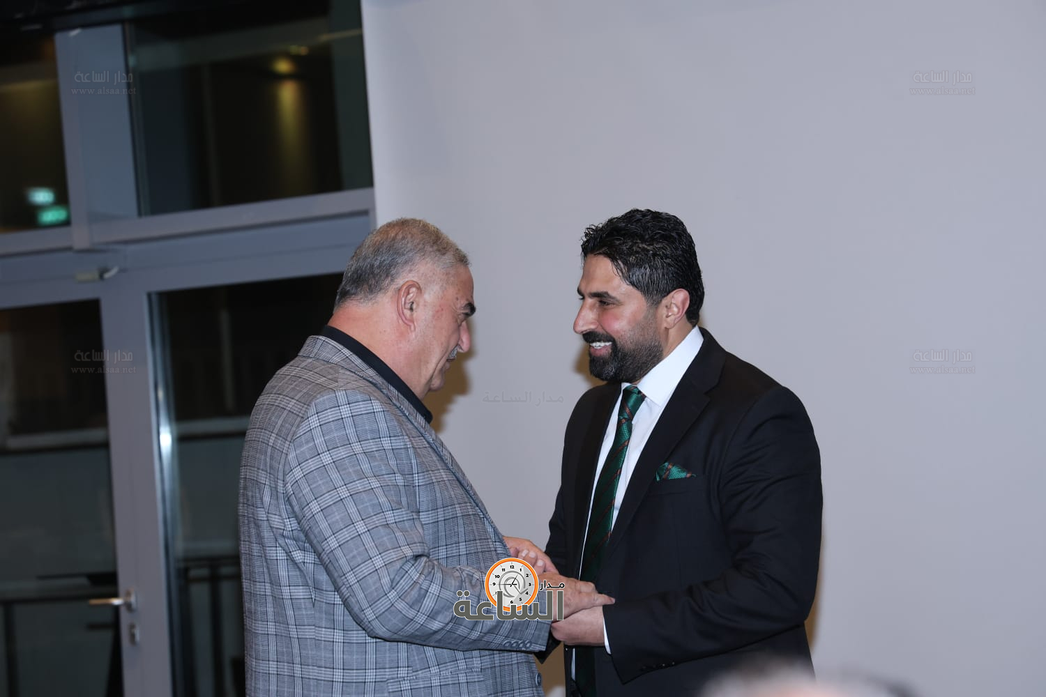 راشد فريحات يولم لوزراء وأعيان ونواب.. والعين أبو غاصب: راتب الوزير يعادل 50 دينارا (صور وفيديو) (video)