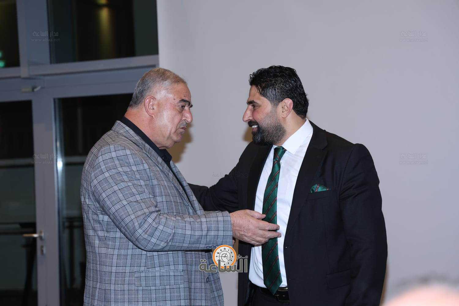 راشد فريحات يولم لوزراء وأعيان ونواب.. والعين أبو غاصب: راتب الوزير يعادل 50 دينارا (صور وفيديو) (video)