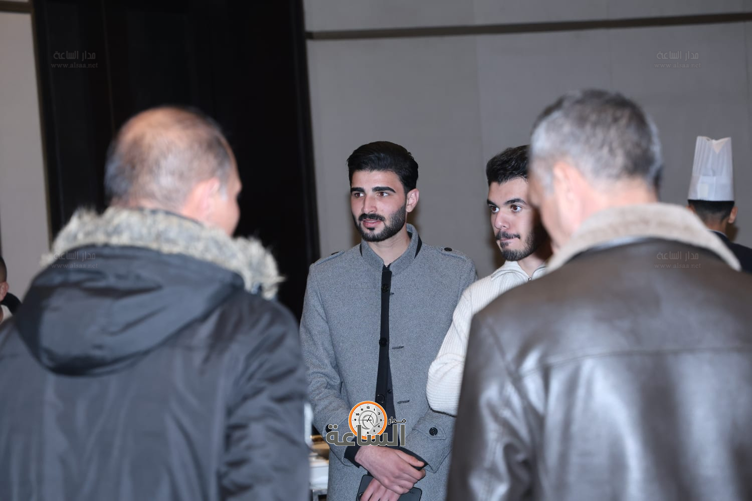 راشد فريحات يولم لوزراء وأعيان ونواب.. والعين أبو غاصب: راتب الوزير يعادل 50 دينارا (صور وفيديو) (video)