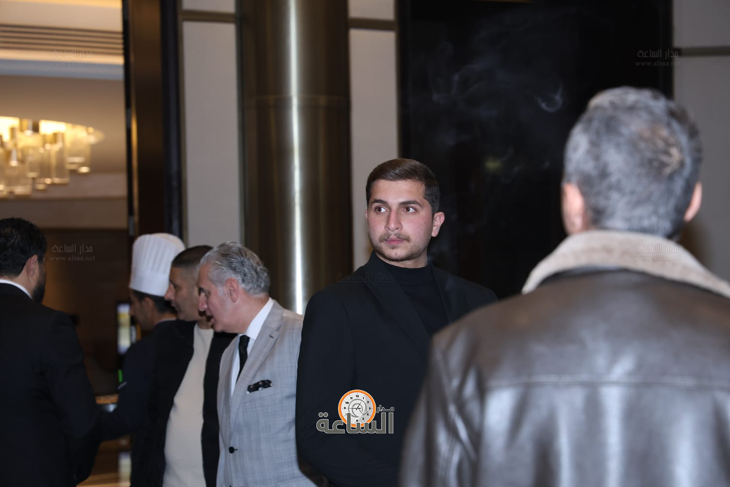 راشد فريحات يولم لوزراء وأعيان ونواب.. والعين أبو غاصب: راتب الوزير يعادل 50 دينارا (صور وفيديو) (video)