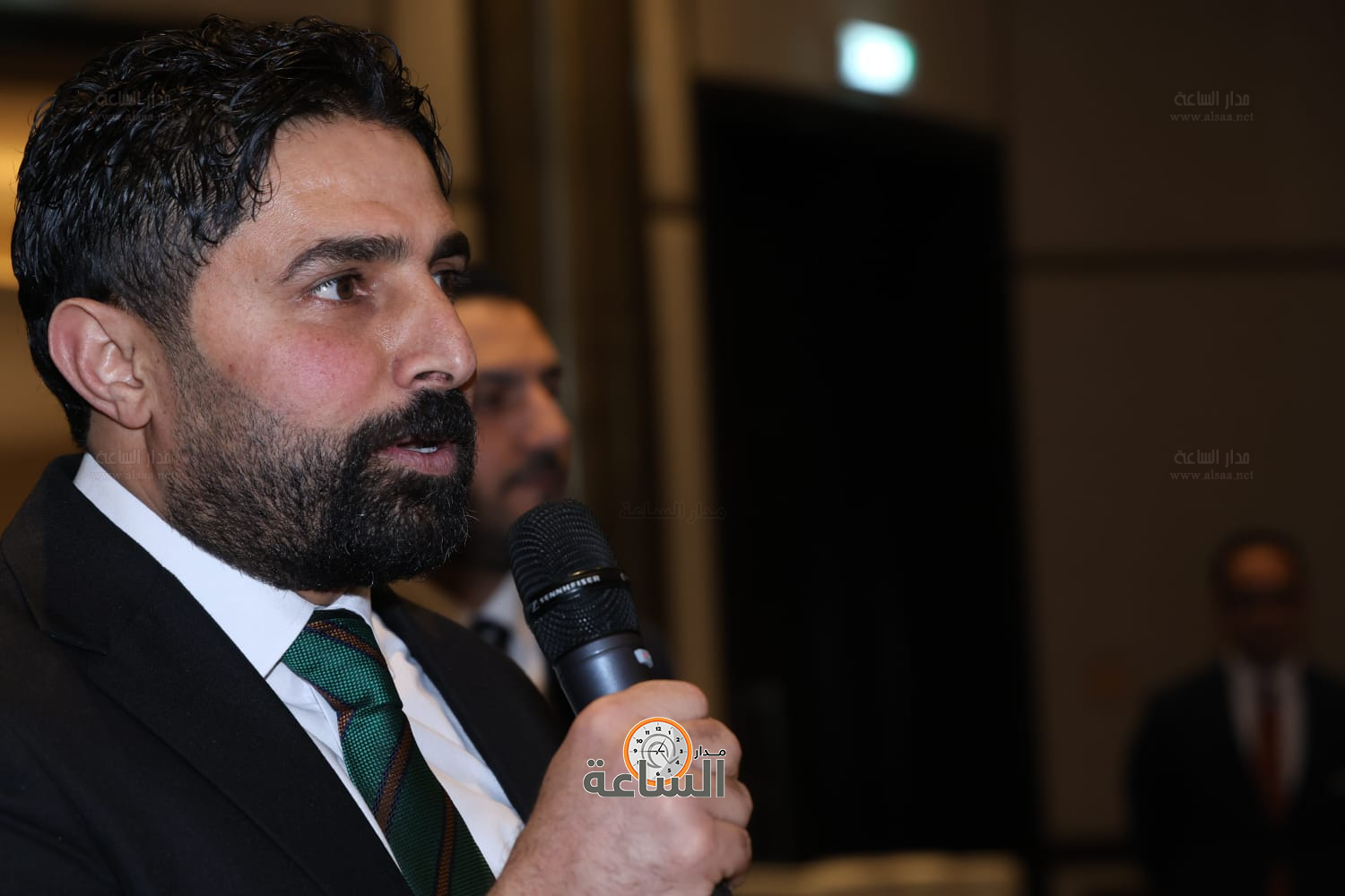 راشد فريحات يولم لوزراء وأعيان ونواب.. والعين أبو غاصب: راتب الوزير يعادل 50 دينارا (صور وفيديو) (video)