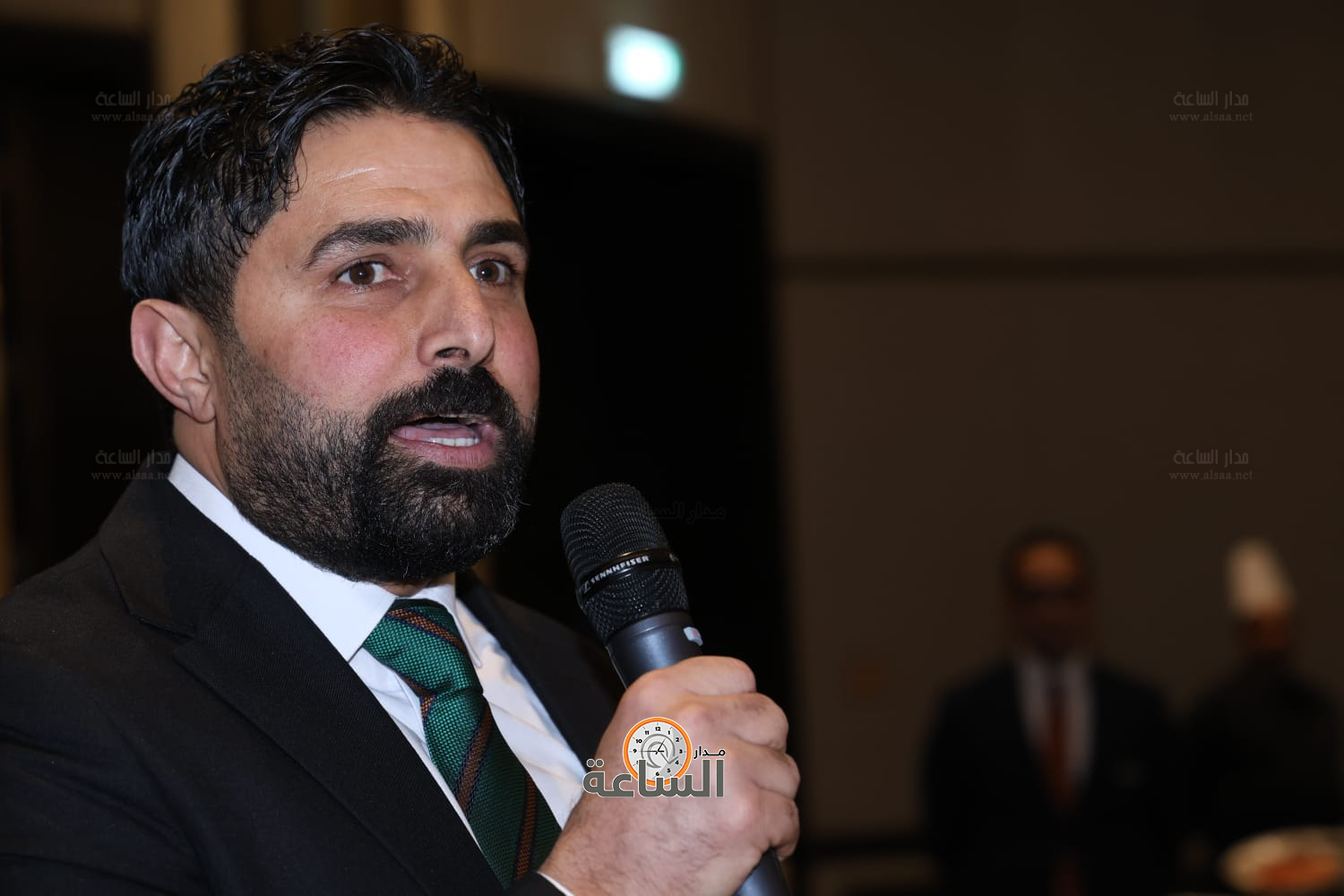 راشد فريحات يولم لوزراء وأعيان ونواب.. والعين أبو غاصب: راتب الوزير يعادل 50 دينارا (صور وفيديو) (video)