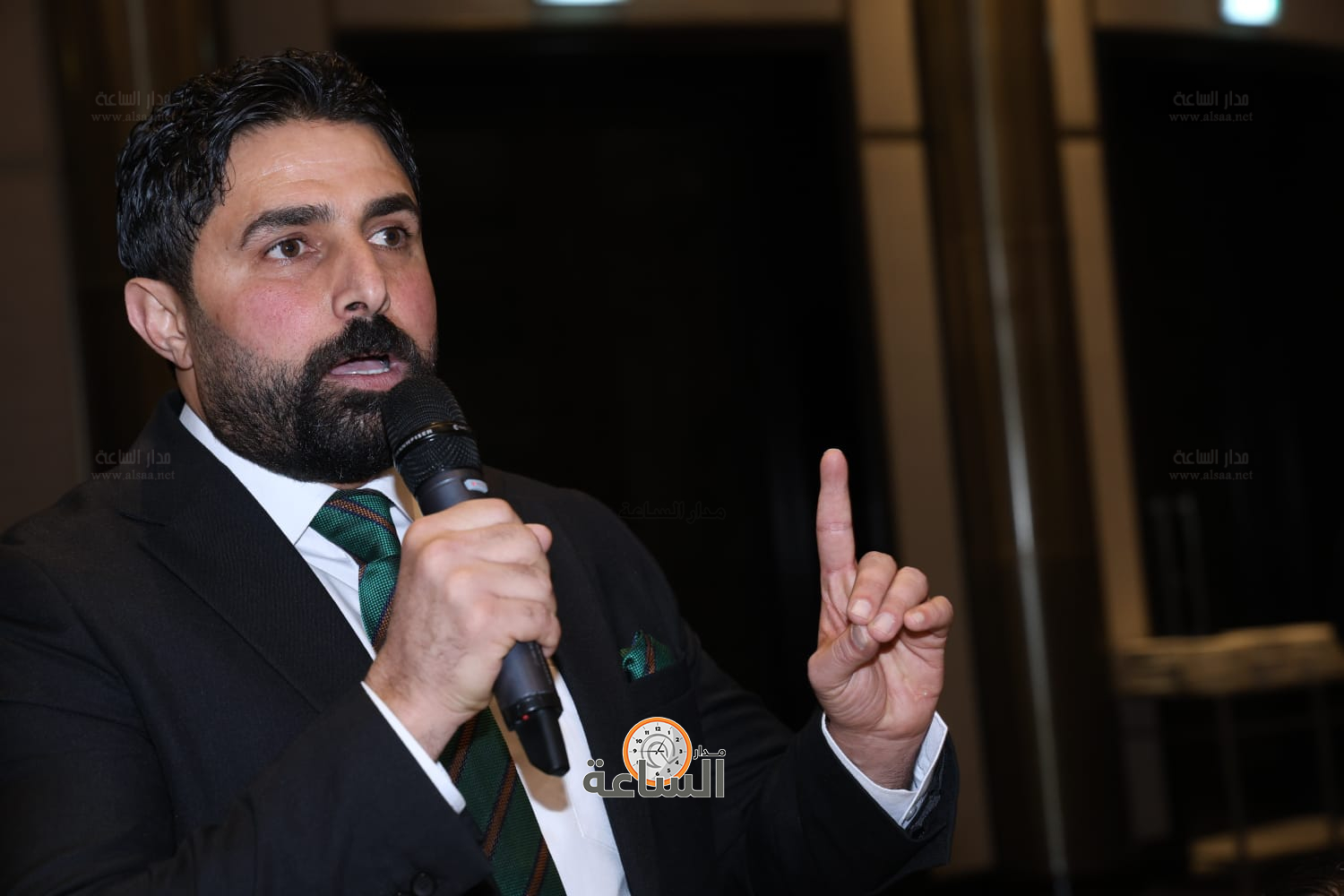 راشد فريحات يولم لوزراء وأعيان ونواب.. والعين أبو غاصب: راتب الوزير يعادل 50 دينارا (صور وفيديو) (video)