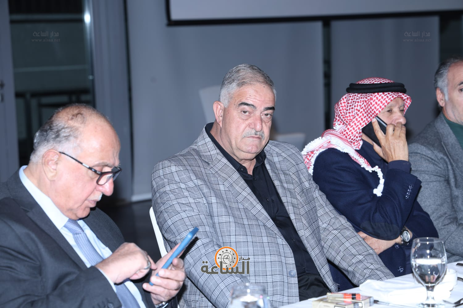 راشد فريحات يولم لوزراء وأعيان ونواب.. والعين أبو غاصب: راتب الوزير يعادل 50 دينارا (صور وفيديو) (video)