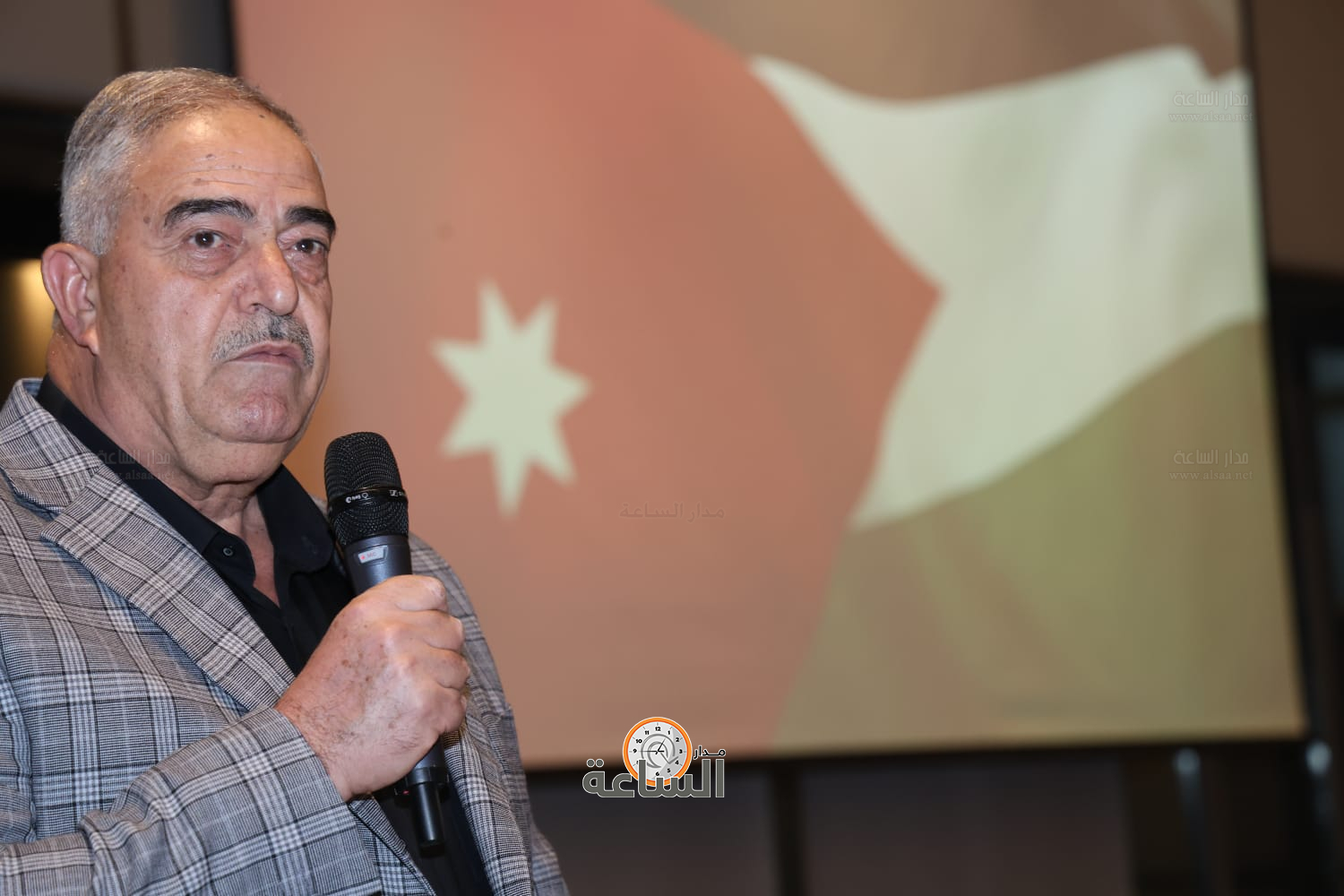 راشد فريحات يولم لوزراء وأعيان ونواب.. والعين أبو غاصب: راتب الوزير يعادل 50 دينارا (صور وفيديو) (video)