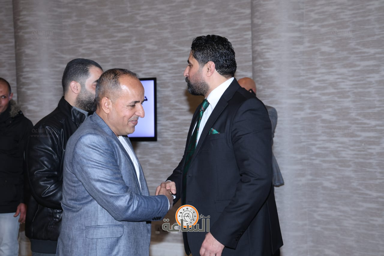 راشد فريحات يولم لوزراء وأعيان ونواب.. والعين أبو غاصب: راتب الوزير يعادل 50 دينارا (صور وفيديو) (video)