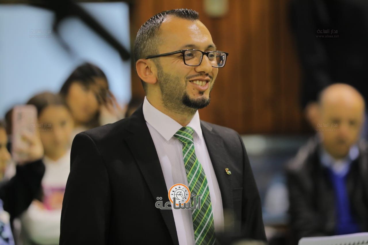 Madar Al-Saa Images 0.444553657330359