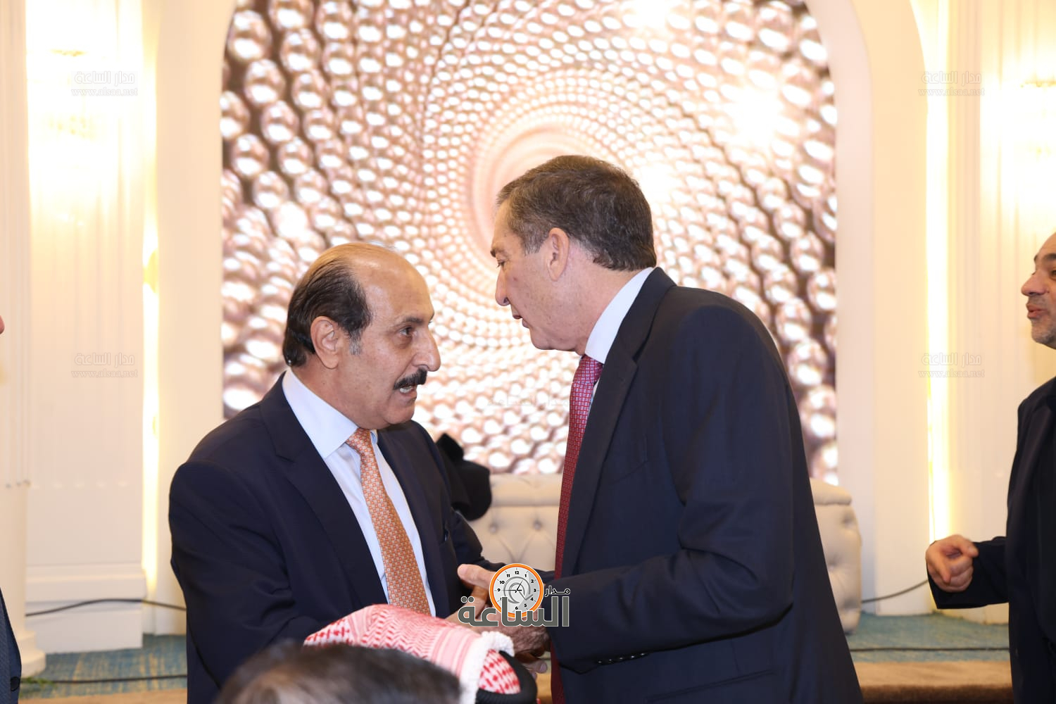 Madar Al-Saa Images 0.3901156292911434