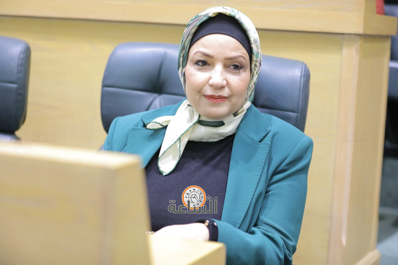 Madar Al-Saa Images 0.45377759664669215