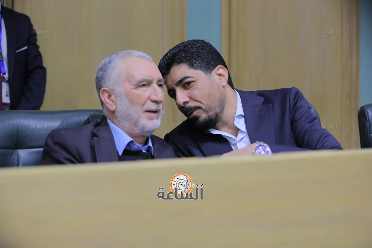 Madar Al-Saa Images 0.48756058731239516