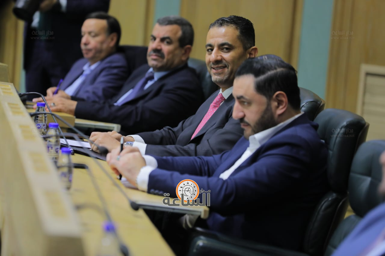 Madar Al-Saa Images 0.09934016352683606