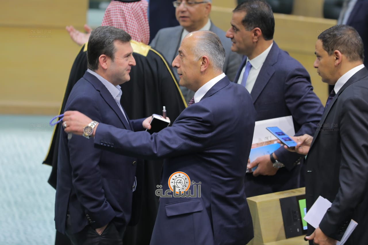 Madar Al-Saa Images 0.8722194665780103