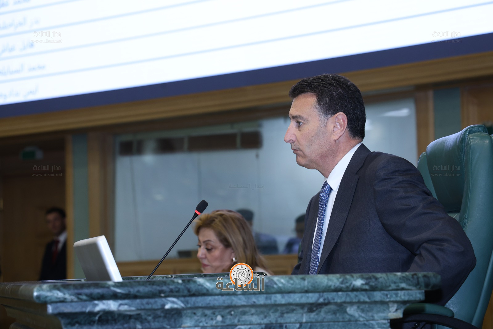 Madar Al-Saa Images 0.586993420446605