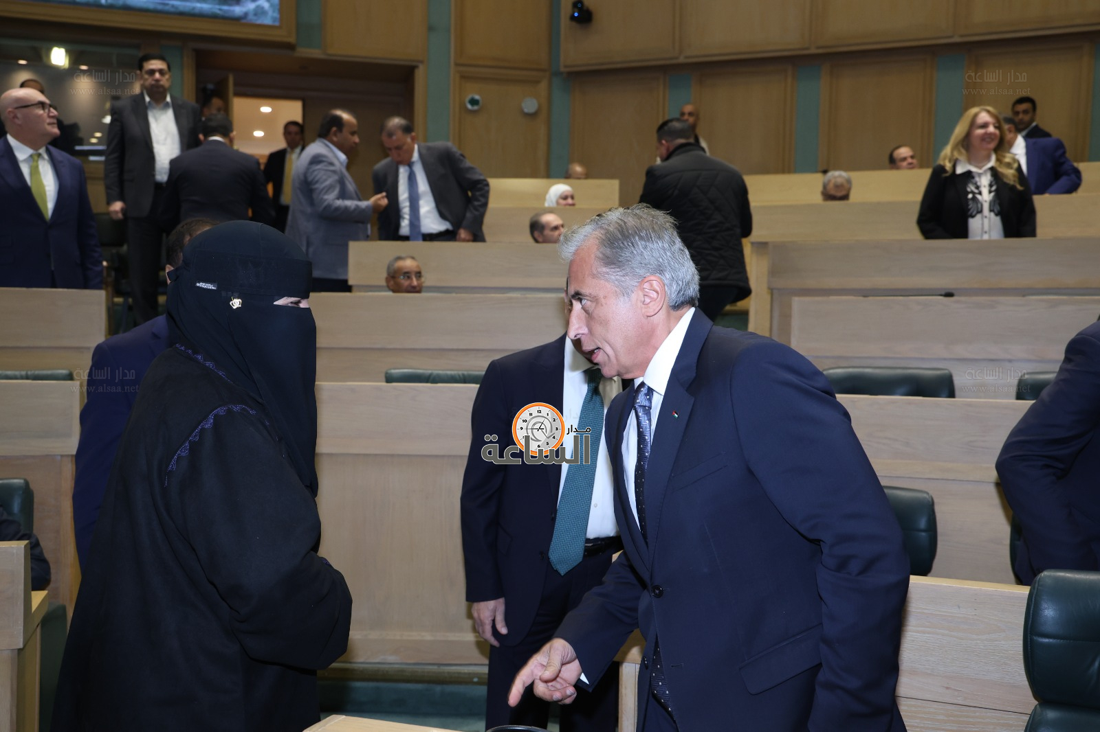 Madar Al-Saa Images 0.4243411015697285