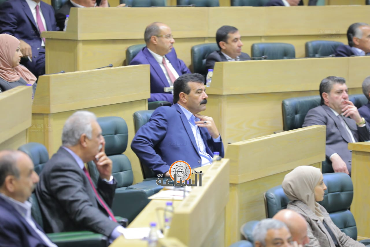 Madar Al-Saa Images 0.7583999762878455