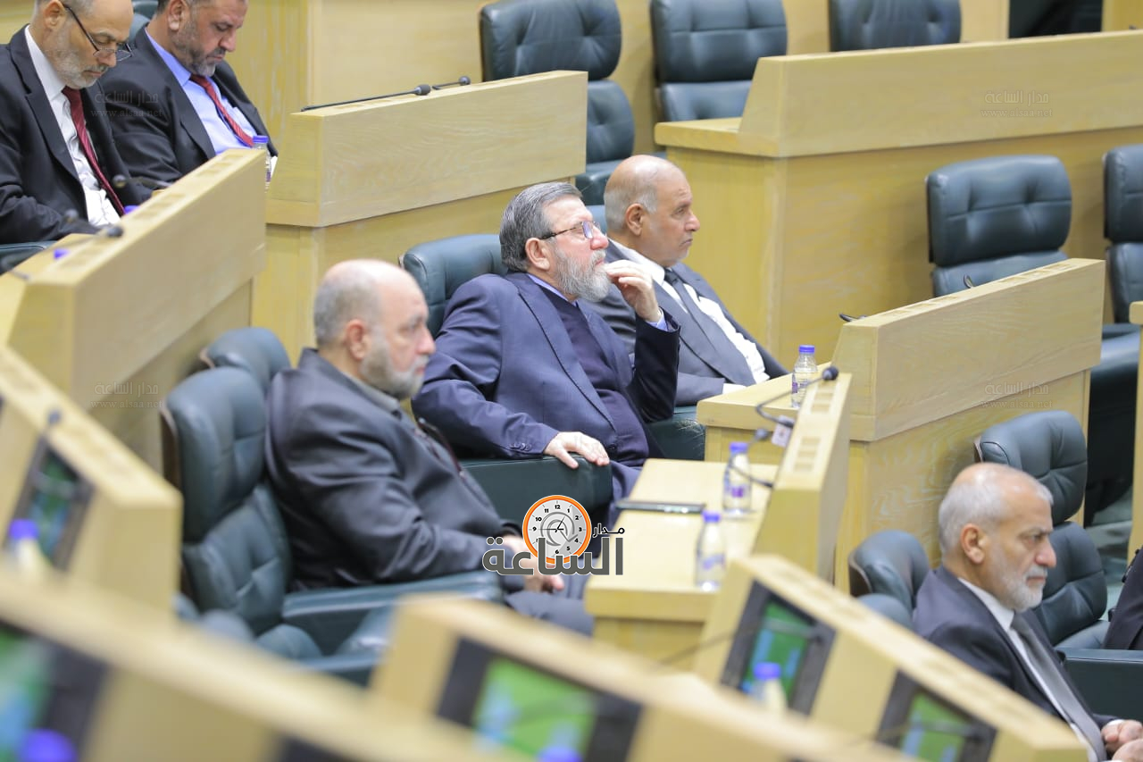 Madar Al-Saa Images 0.4028990426242627