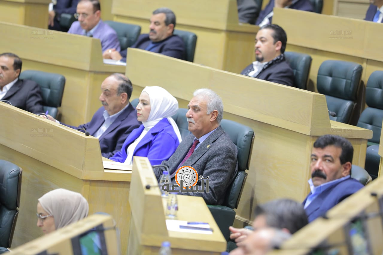 Madar Al-Saa Images 0.9951666844779712