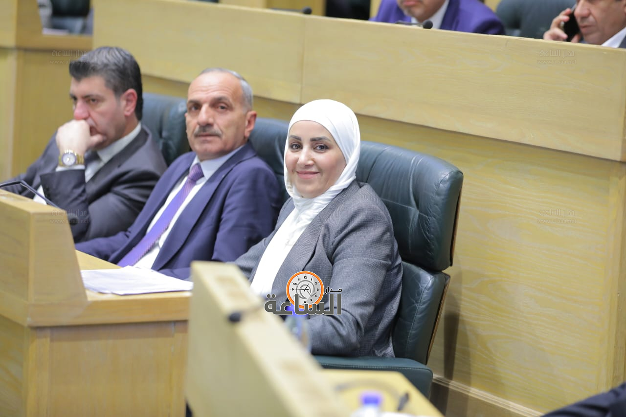 Madar Al-Saa Images 0.7050781226435121