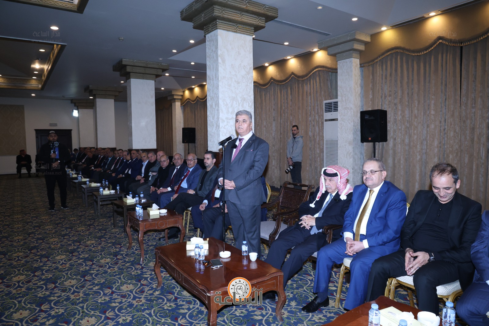 Madar Al-Saa Images 0.7750776432878725