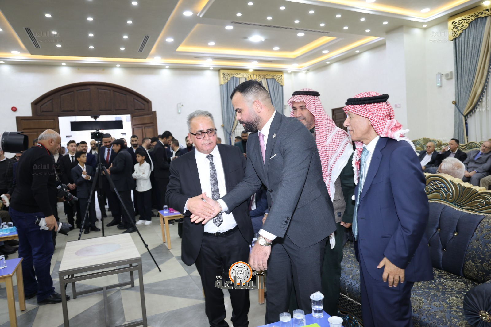 Madar Al-Saa Images 0.43368899075538825