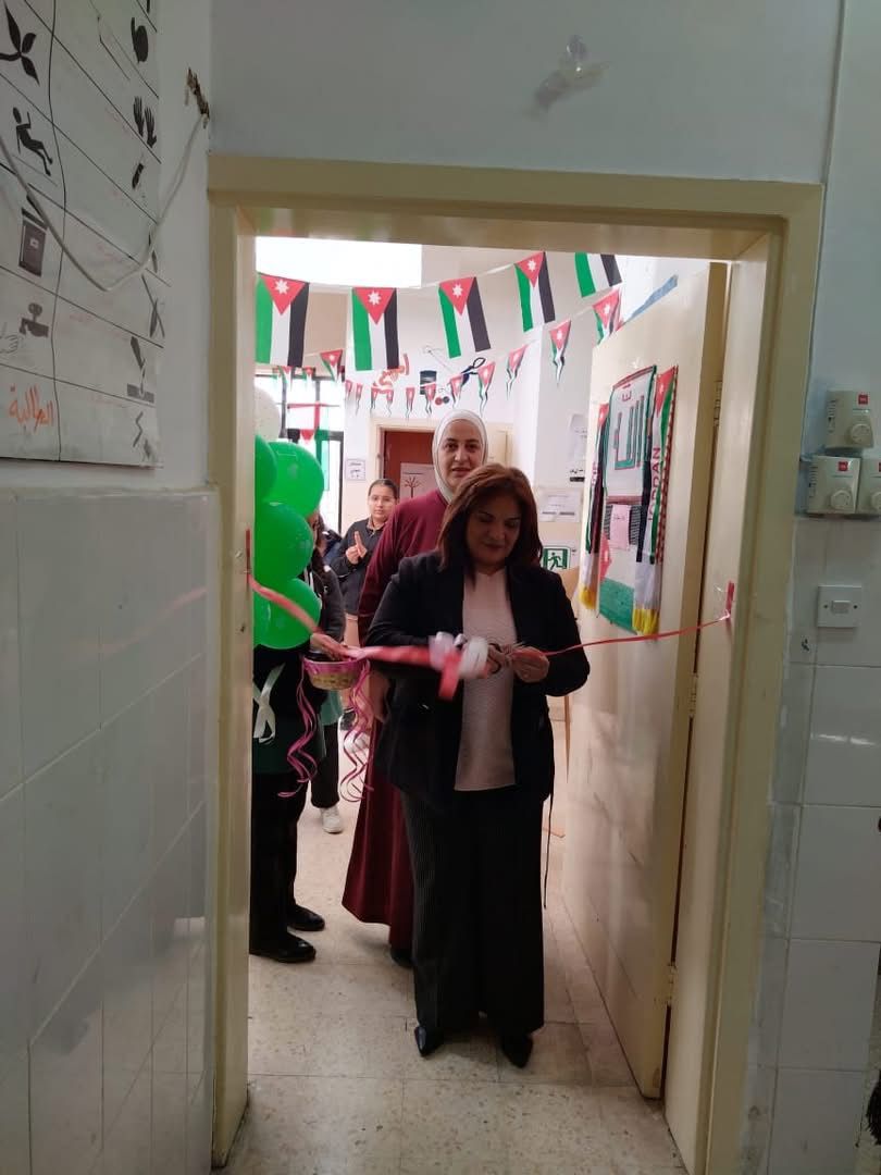 Madar Al-Saa Images 0.03263055521632996