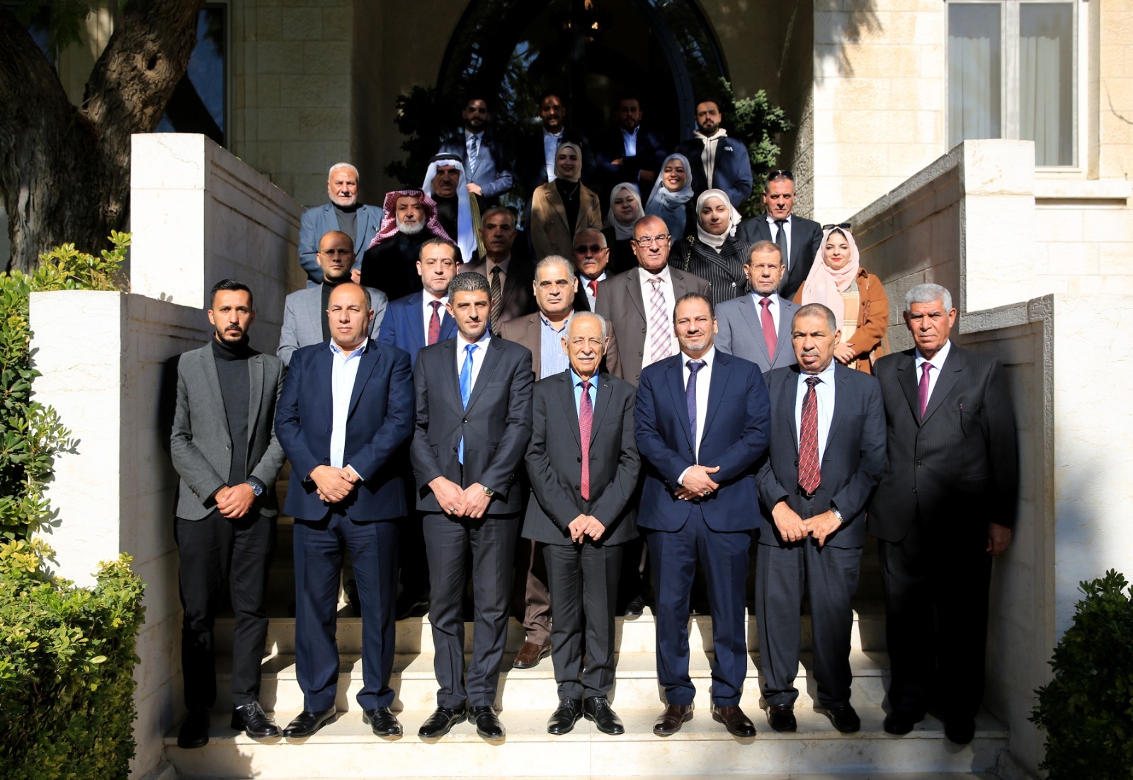 Madar Al-Saa Images 0.900210050608637