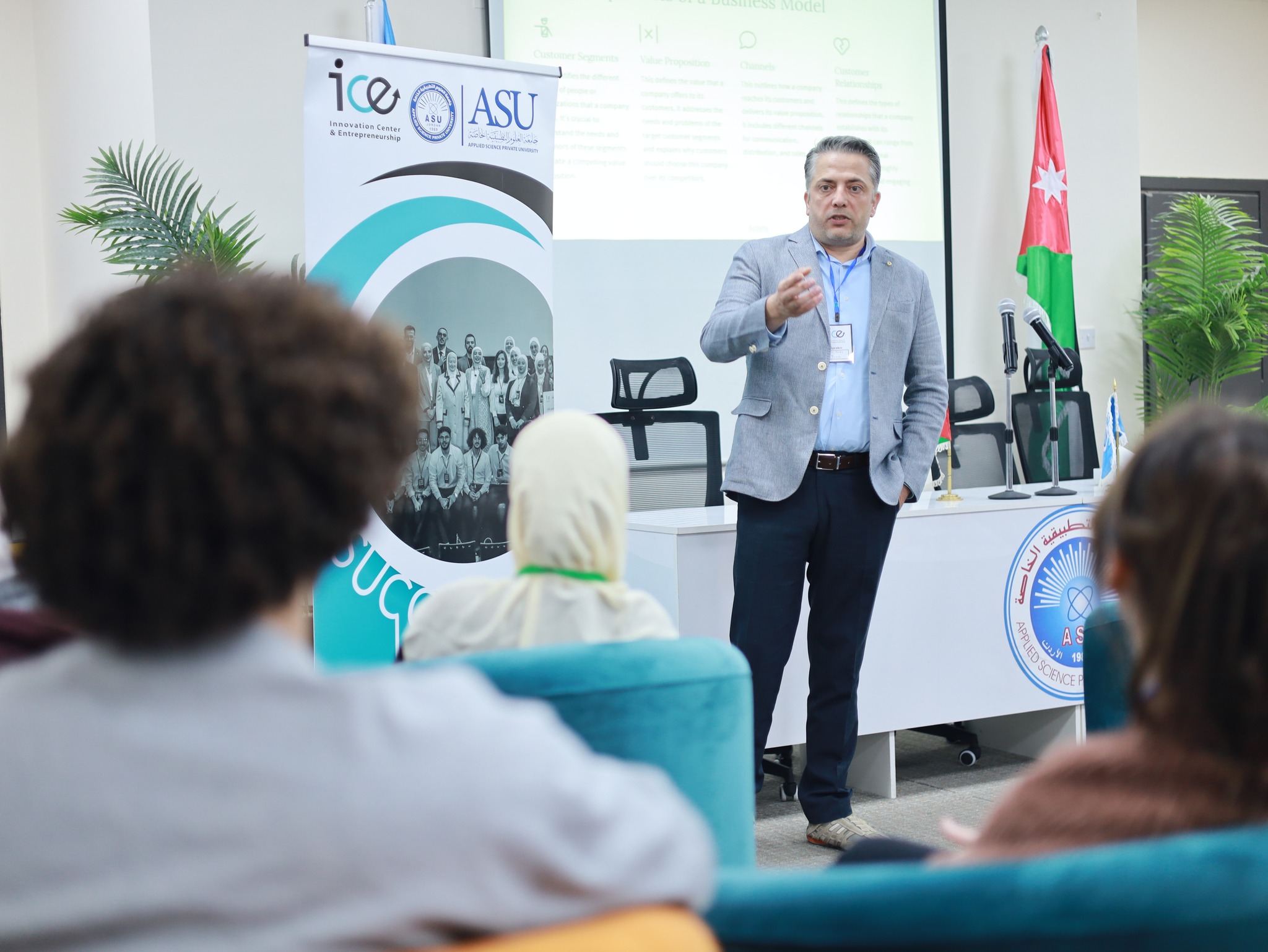 Madar Al-Saa Images 0.5983186824206348