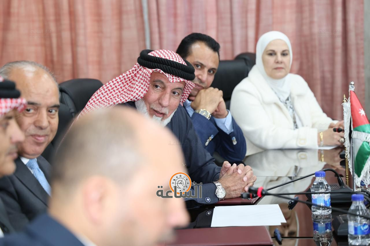 Madar Al-Saa Images 0.5613604883116392