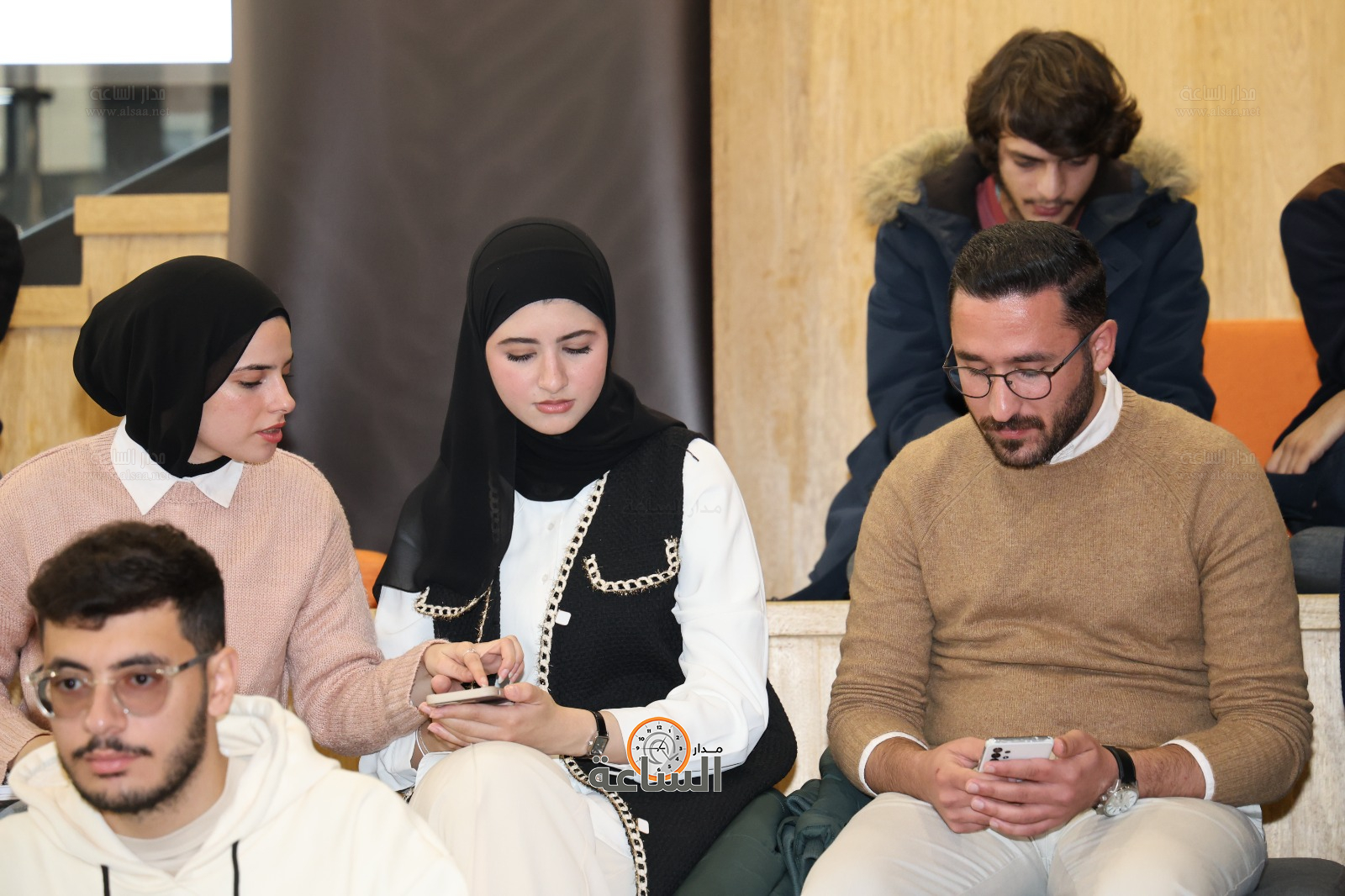 Madar Al-Saa Images 0.029465714426915035