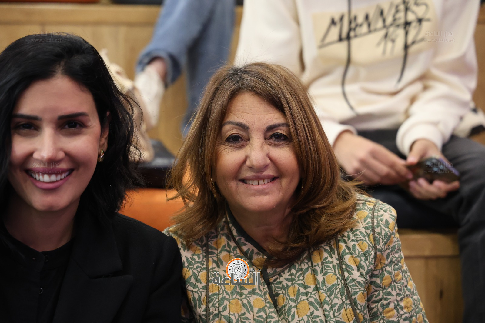 Madar Al-Saa Images 0.4998853794360063