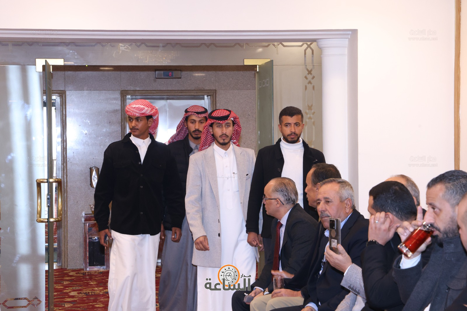 Madar Al-Saa Images 0.8387648355839799