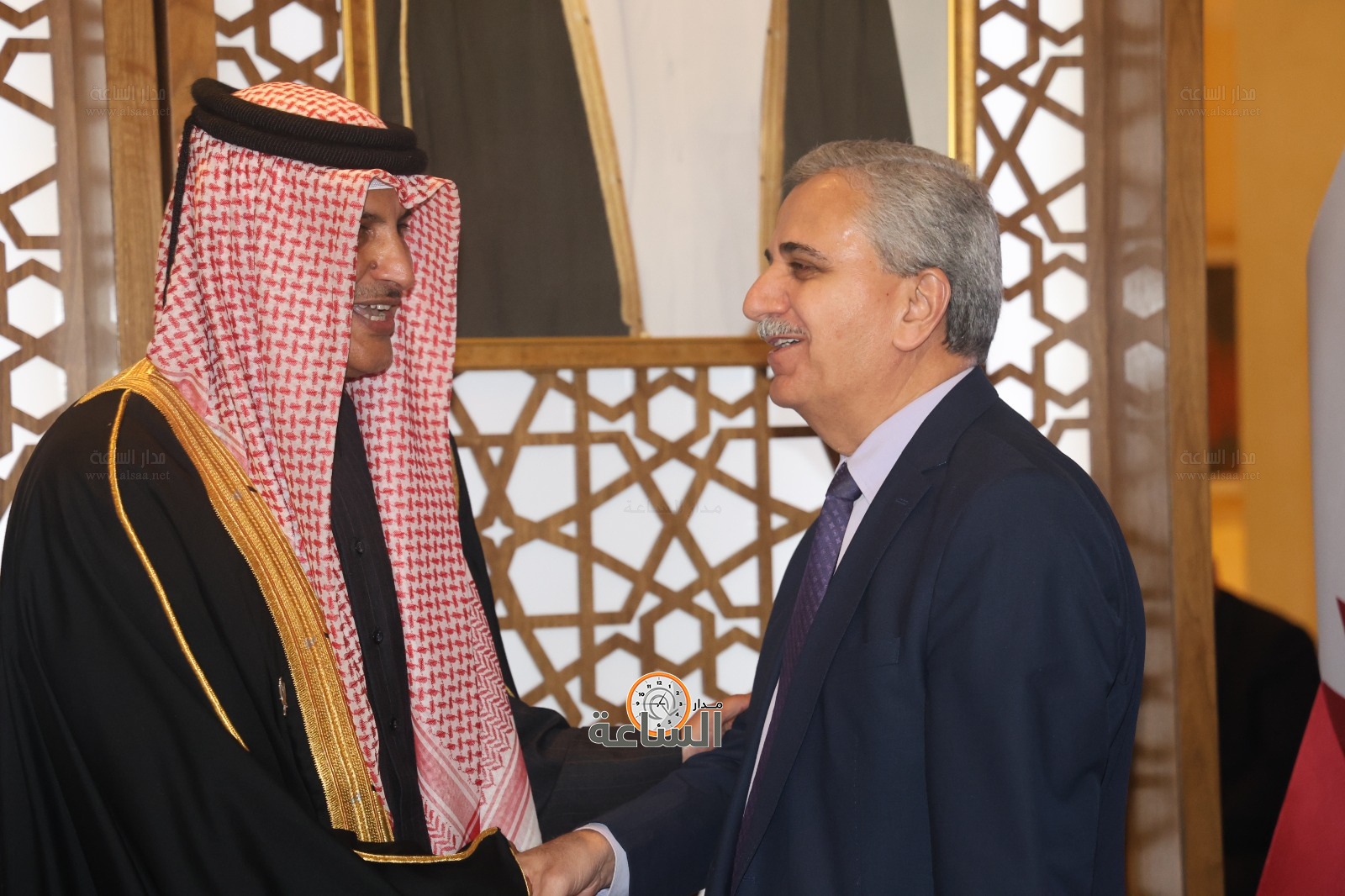 Madar Al-Saa Images 0.7856101170612213