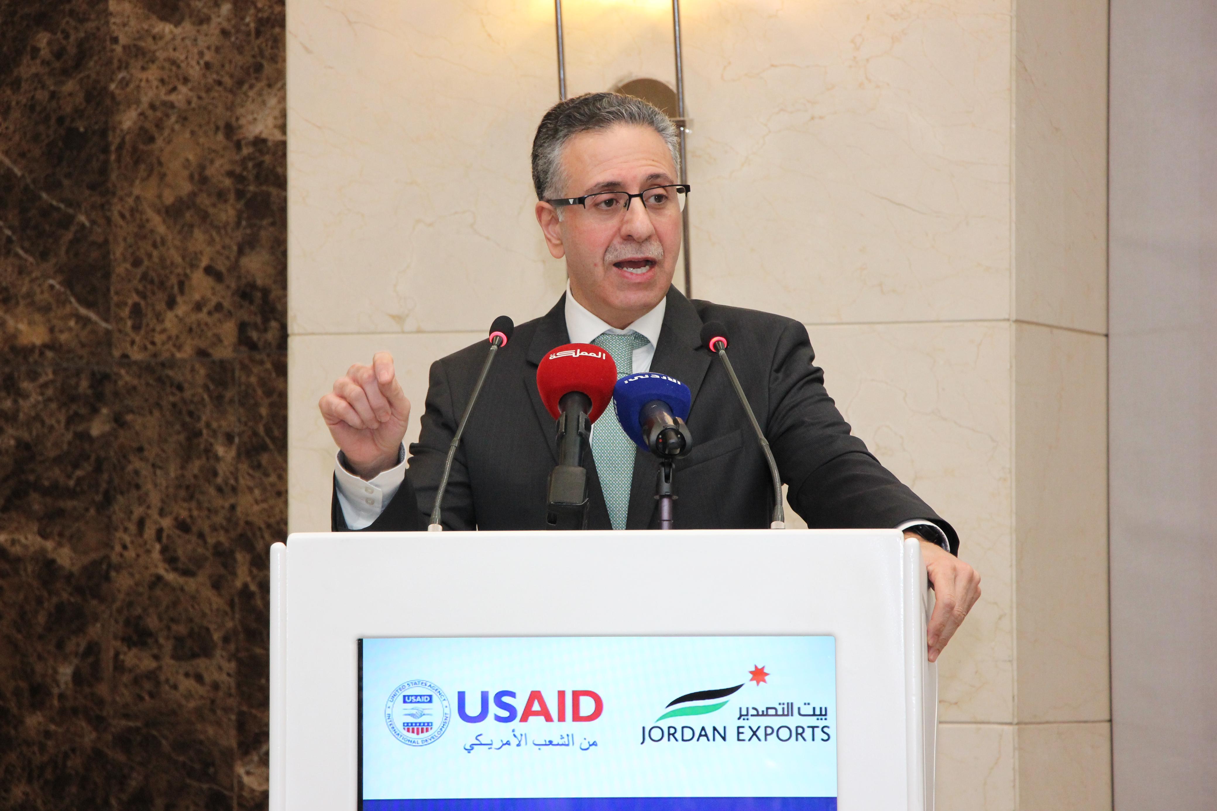 Madar Al-Saa Images 0.7579583910172949