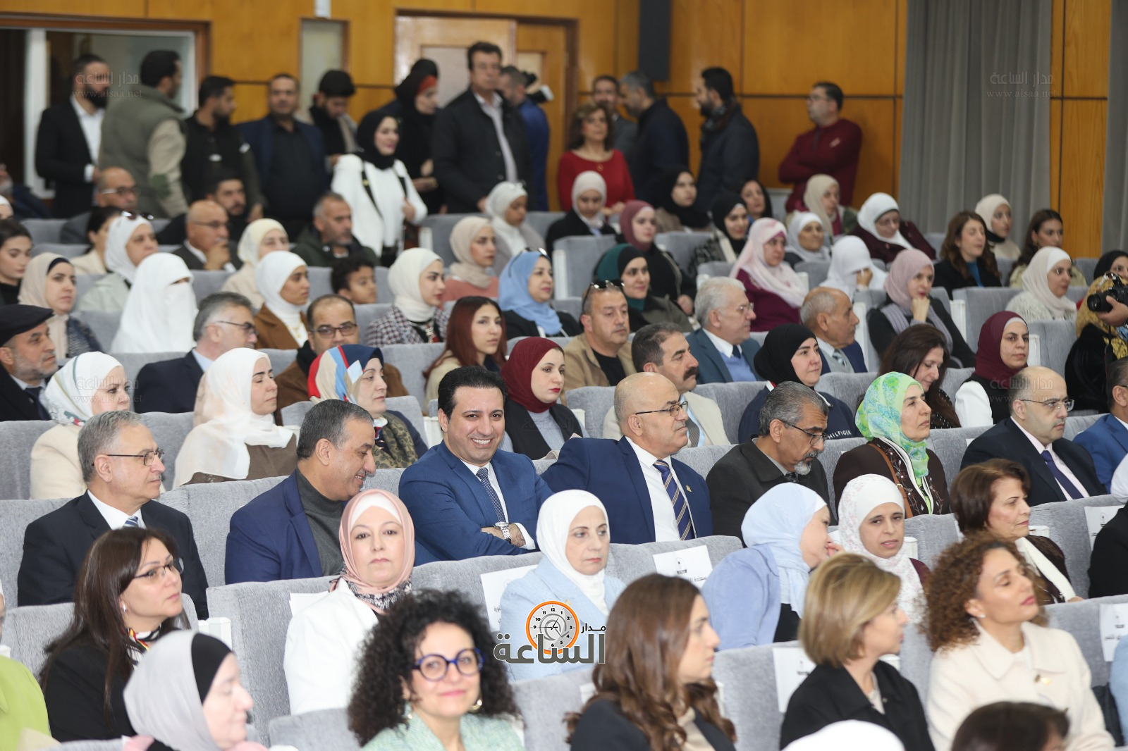 Madar Al-Saa Images 0.7429922933191899