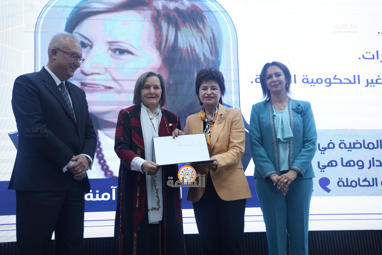 Madar Al-Saa Images 0.37397970719206763