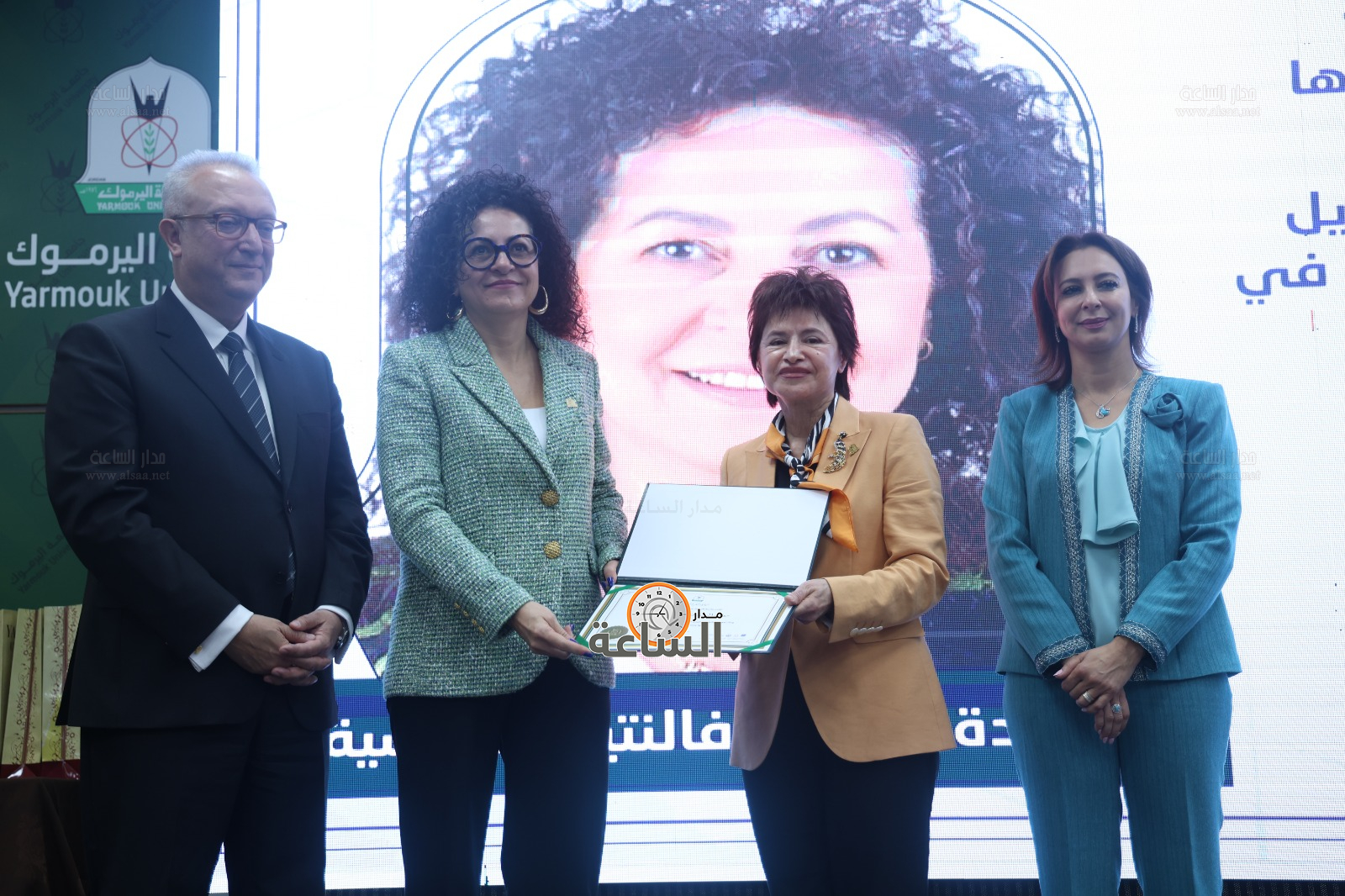 Madar Al-Saa Images 0.3243213522017816