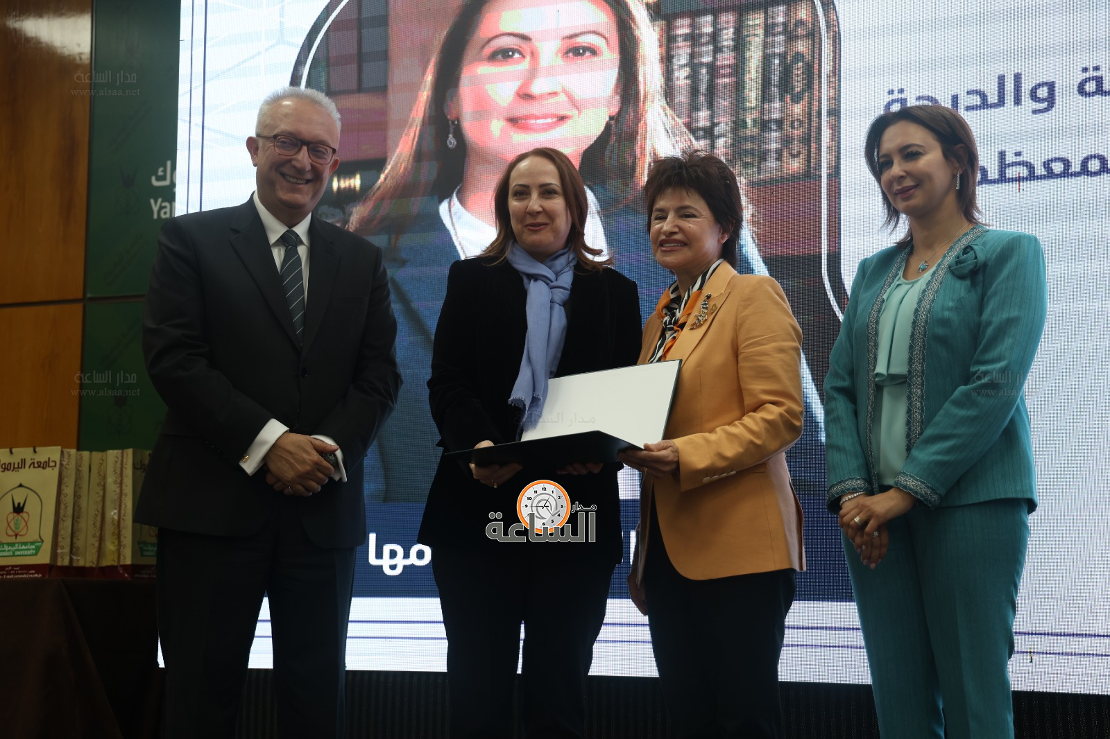 Madar Al-Saa Images 0.10794465044582124