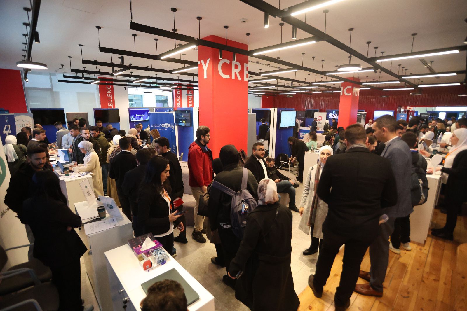 Madar Al-Saa Images 0.8954526508800795