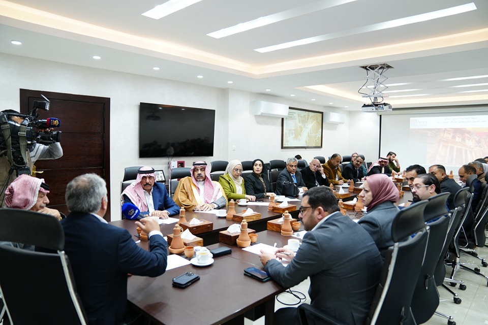 Madar Al-Saa Images 0.14889121136848416