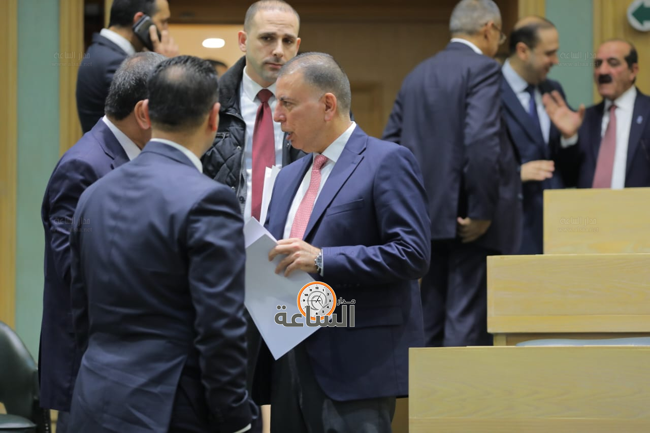 Madar Al-Saa Images 0.10043054629331727