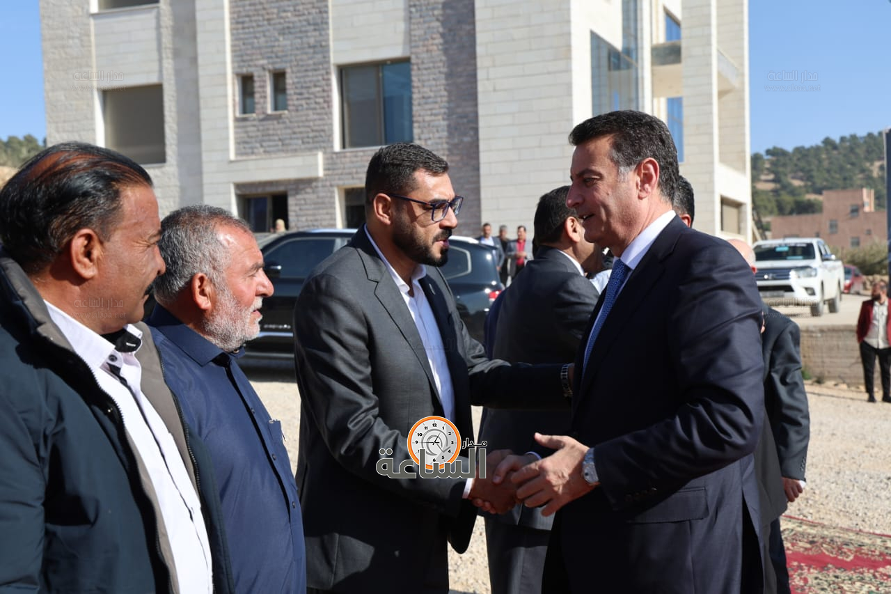 Madar Al-Saa Images 0.38607465341083236