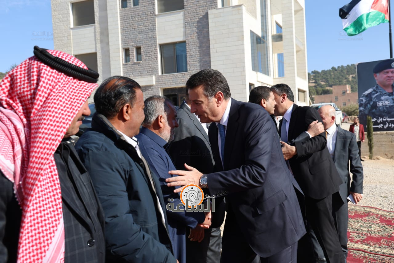 Madar Al-Saa Images 0.9050642396020645