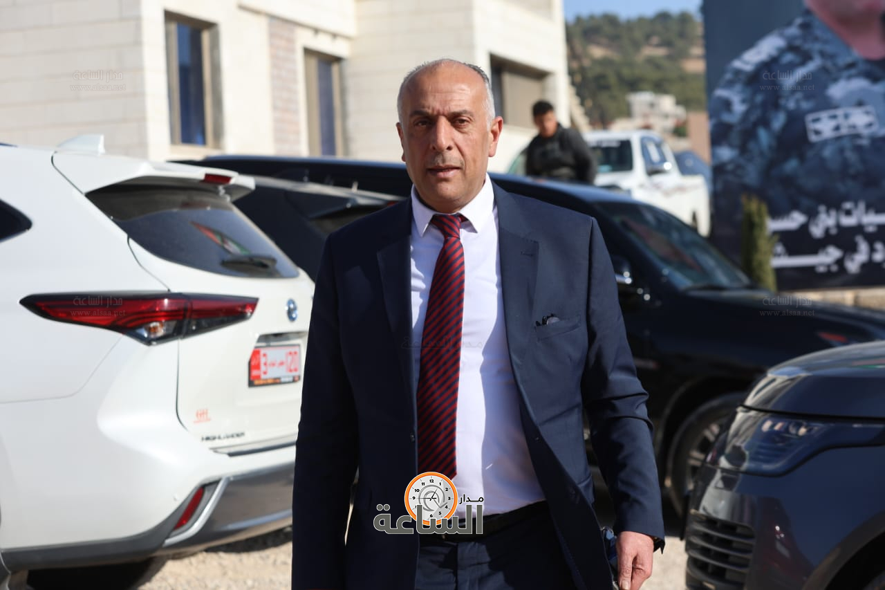 Madar Al-Saa Images 0.015052016390381784