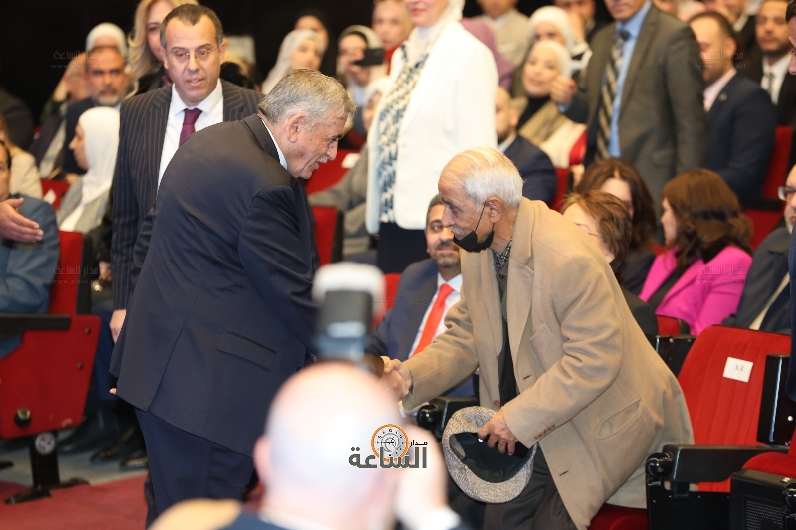 Madar Al-Saa Images 0.9394598240728385