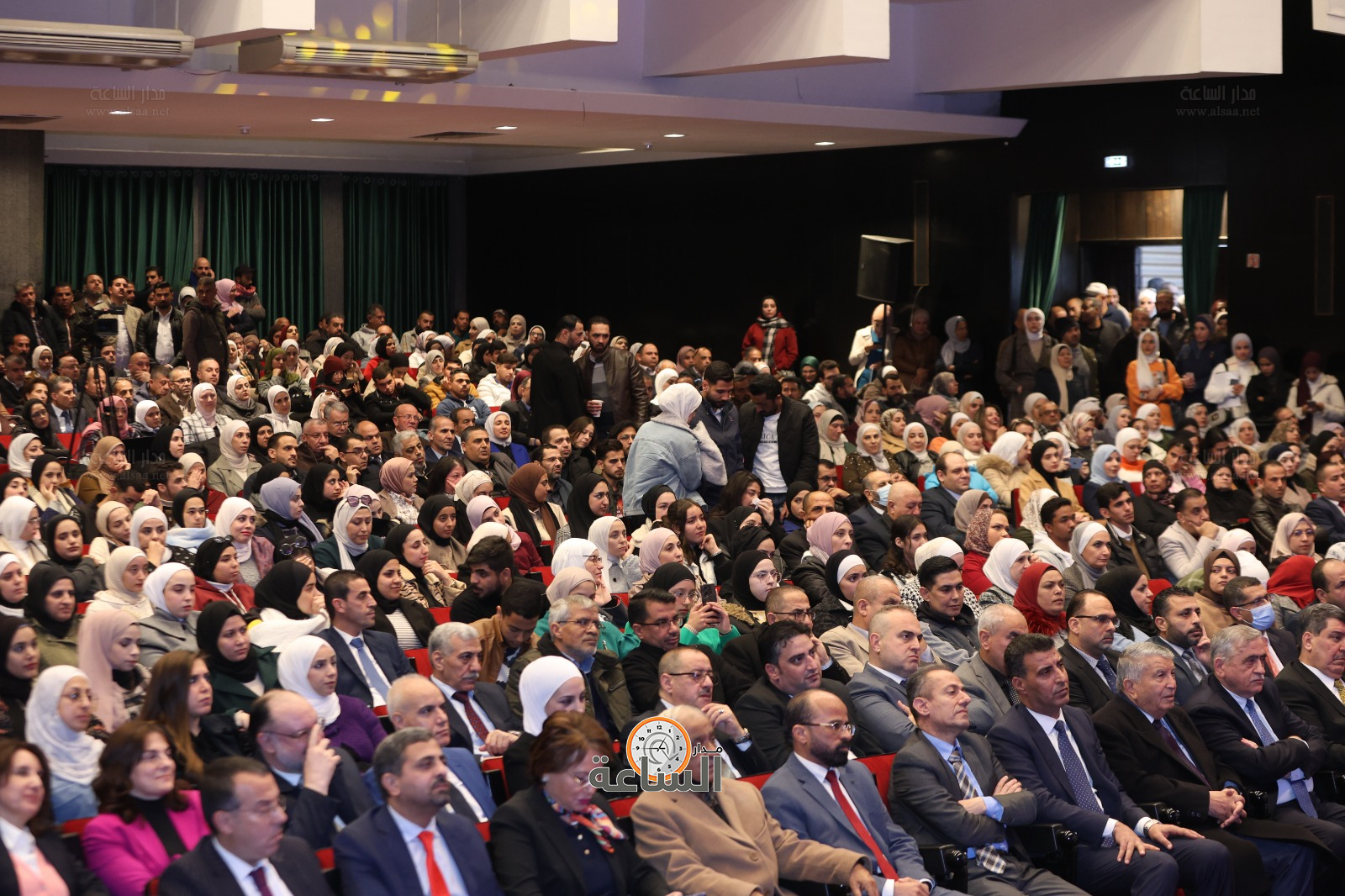 Madar Al-Saa Images 0.9384708845678482