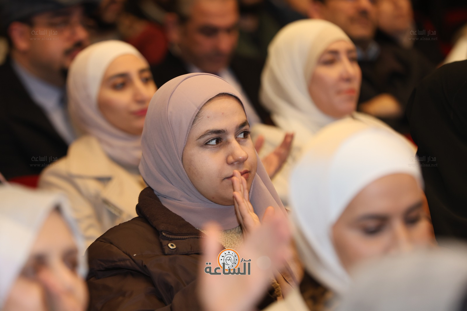 Madar Al-Saa Images 0.4618066226854265