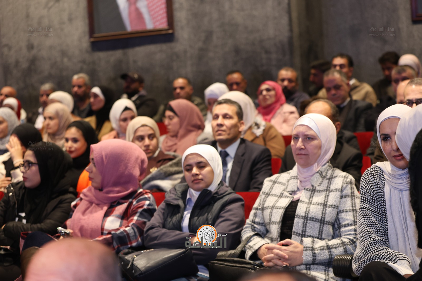 Madar Al-Saa Images 0.16648055540285234