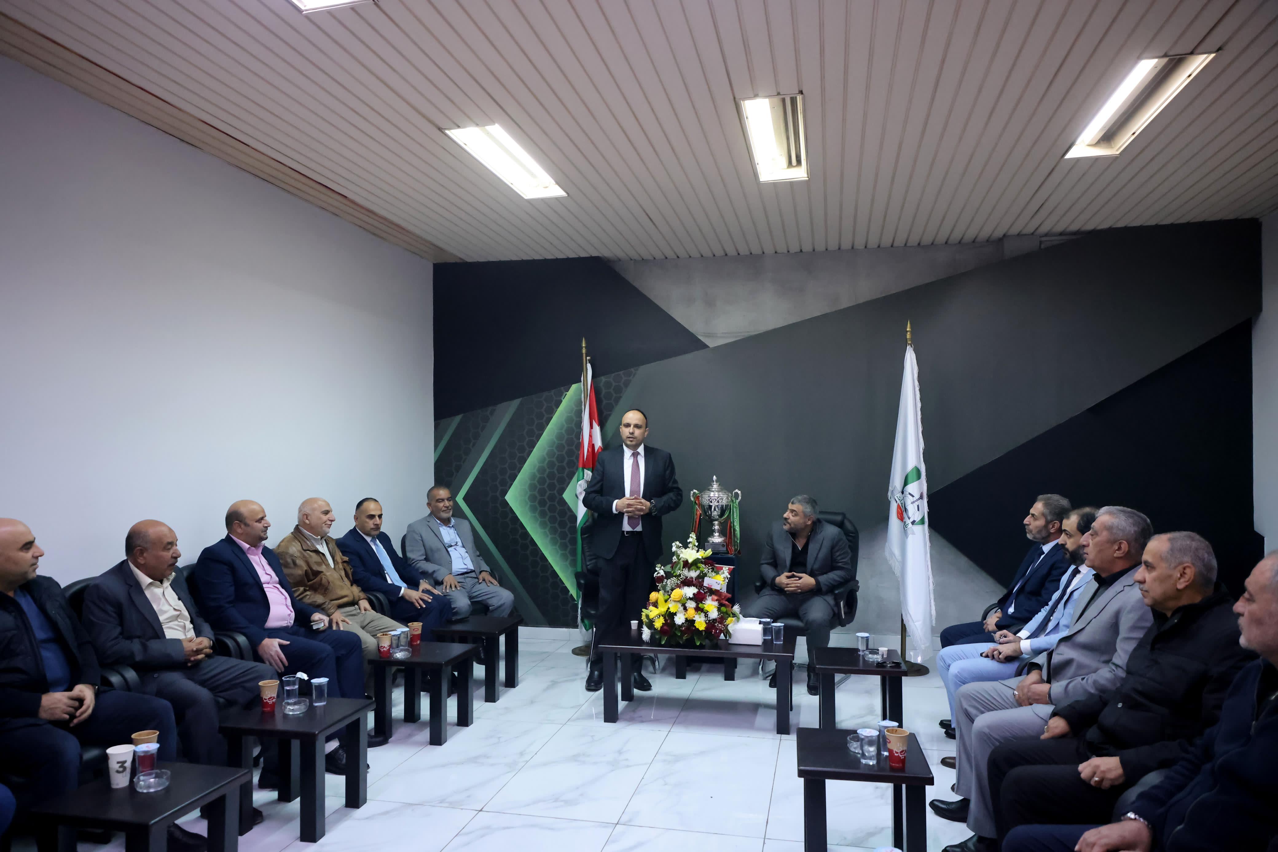 Madar Al-Saa Images 0.016857722261879093